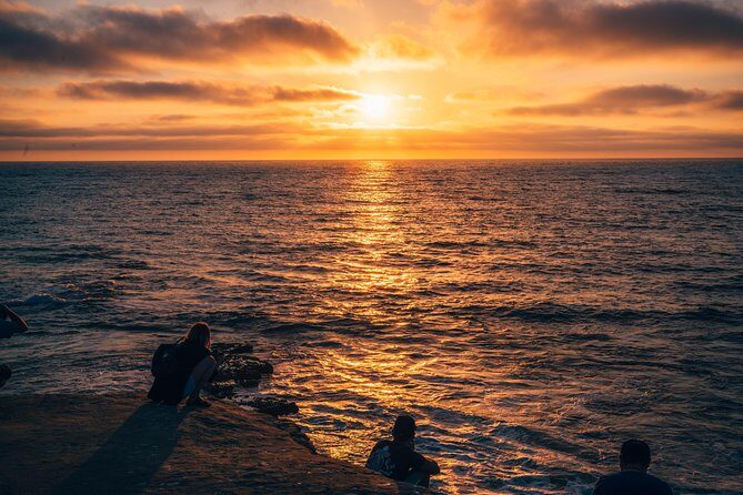 A Local’s Guide to La Jolla’s Sights: A Self-Guided Urban Stroll - La Valencia Hotel: Walk Past, or Step Through the Doors