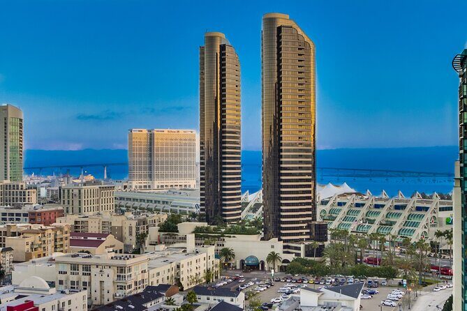Arrival Private Transfer: San Diego Airport SAN to San Diego in Luxury SUV - The Short Ride From Airport to Your San Diego Stop