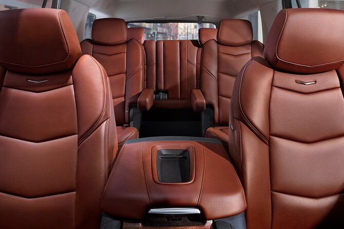 Arrival Private Transfer: San Diego Airport SAN to San Diego in Luxury SUV - Free Waiting Time That Actually Helps With Real Flights