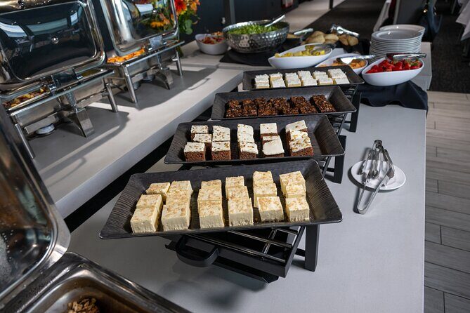 City Cruises San Diego: Buffet Dinner Cruise - Downtown Skyline Night Views: How to Make the Most of the City Lights