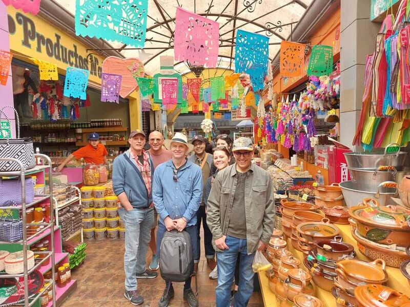 From San Diego: Tijuana Guided Day Trip with Lunch - Historic buildings, murals, and quick photo breaks that don’t feel forced