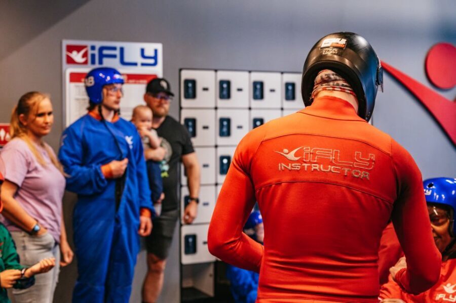 iFLY San Diego-Mission Valley First Time Flyer Experience - Inside the wind tunnel: what the airflow really feels like