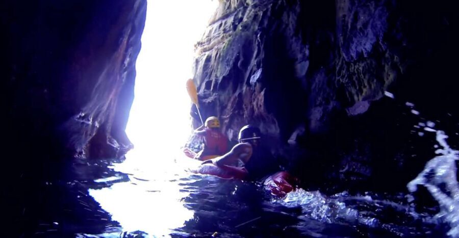 La Jolla: 2.5-Hour Kayak and Snorkel Tour - Snorkeling Habitat 1: rocky reef between Goldfish Point and Emerald Cove