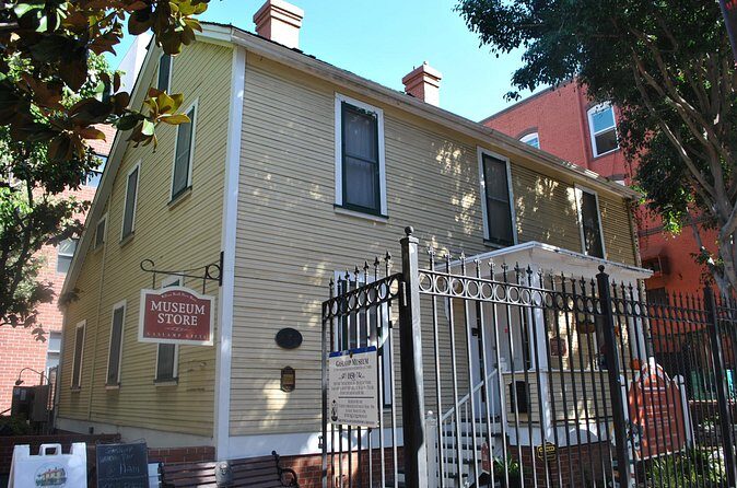 Private Walking Tour San Diego: Little Italy and Gaslamp Quarter - Gaslamp Quarter: where culture and nightlife energy meet history buildings