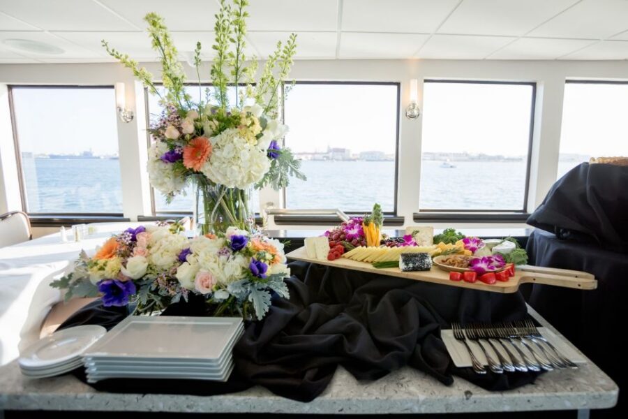 San Diego: Bay Sights and Sips Sunset Cruise - Boarding at 970 North Harbor Drive: quick start, then find your spot