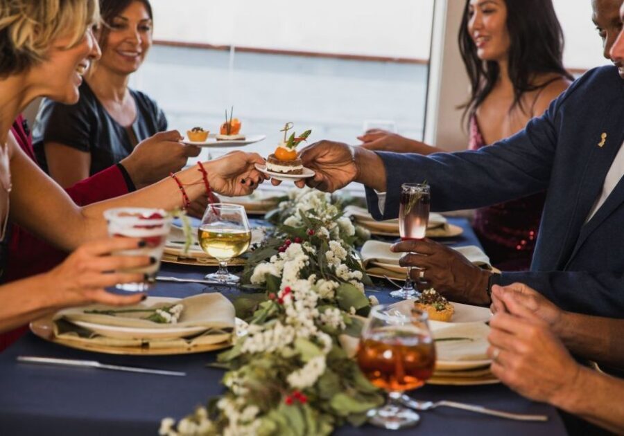 San Diego: Christmas Day Buffet Brunch or Dinner Cruise - Should You Book This Christmas Day Cruise?