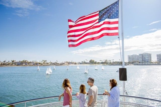 San Diego: City Cruises Harbor Sightseeing Cruise - Navy scenery: seeing ships along the shore from the water