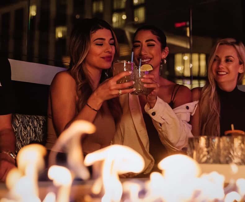 San Diego: Downtown Bar Crawl Party Pass - How the wristband saves you real money across Gaslamp bars