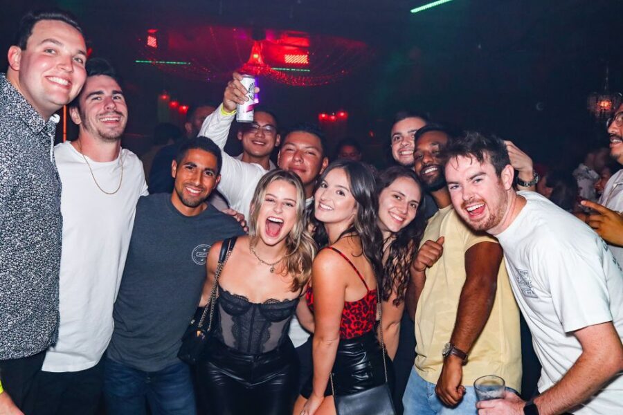 San Diego: Gaslamp Quarter Drink, Mingle & Dance Club Tour - Check-in at Vin de Syrah (901 Fifth Ave) and what to have ready