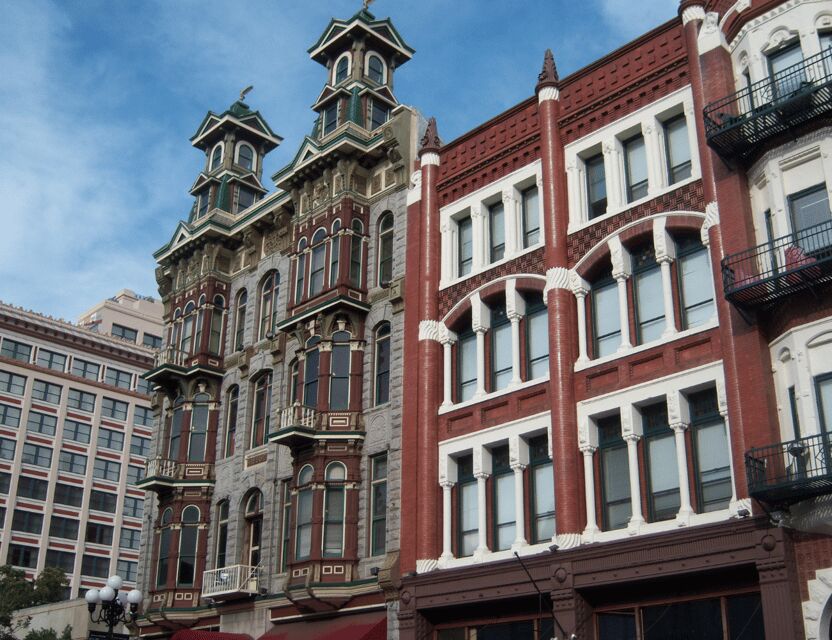 San Diego: Gaslamp Quarter Frontier History Walking Tour - Gaslamp Scavenger Hunt Plus Horton Plaza’s Broadway Fountain