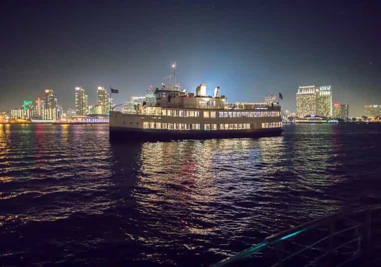 San Diego: New Year's Eve Early Buffet Dinner Cruise - San Diego Bay Views: Where You’ll Feel Like It’s New Year’s