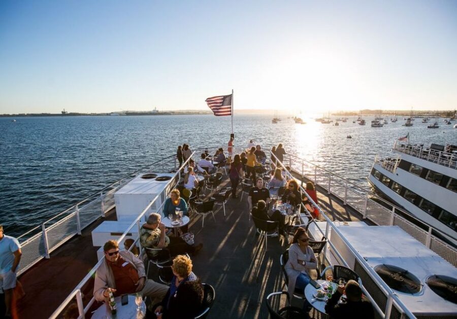 San Diego: New Year's Eve Gourmet Brunch or Dinner Cruise - Drinks and the 21+ Rules That Change the Value
