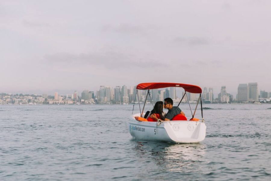 San Diego: San Diego Bay Dog-Friendly Eco Pedal Boat Rentals - Your one-hour route: Cup Harbor, Harbor Island, Liberty Station