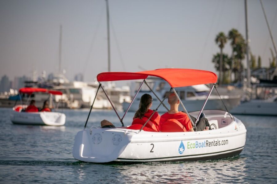 San Diego: San Diego Bay Dog-Friendly Eco Pedal Boat Rentals - Dog-friendly on the water: the pet add-on reality